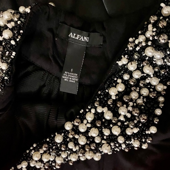 Seven Sleeveless NWT or NWOT blouses, size small - Picture 7 of 8